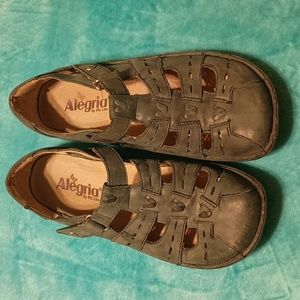 Algeria blue leather fisherman's sandals size 8 (US) 38 (EU)